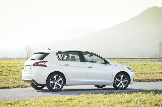 Peugeot 308 1,2 e-THP stop/start allure | Foto Ciril Komotar