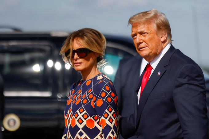 Za razliko od svojega soproga Melania Trump po okužbi z novim koronavirusom ni jemala eksperimentalnih zdravil. | Foto: Reuters