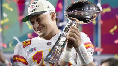 V bolečinah MVP Mahomes drugič s Chiefs osvojil Lombardijev pokal