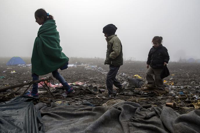 Migranti na Hrvaškem | SOA navaja, da se je migracijski pritisk na Evropo zmanjšal, se je pa okrepila tako imenovana balkanska migrantska pot. | Foto Reuters