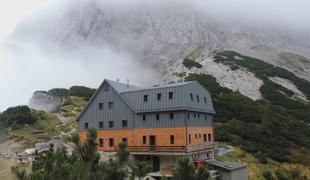 Cojzova koča na Kokrskem sedlu (1793 m)