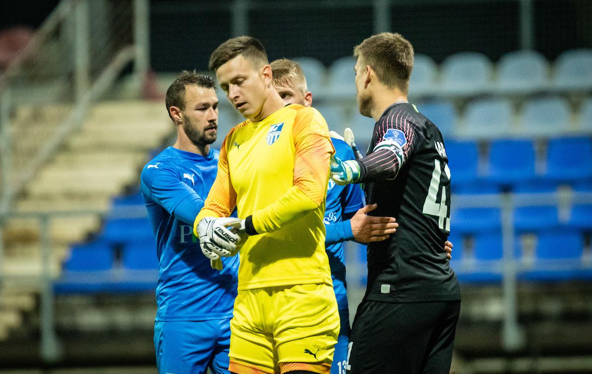 Nafta - Olimpija | Nafta je po napetem četrtfinalnem dvoboju pokala, v katerem je izgubila proti Olimpiji, v drugoligaškem derbiju premagala Krko. | Foto Blaž Weindorfer/Sportida