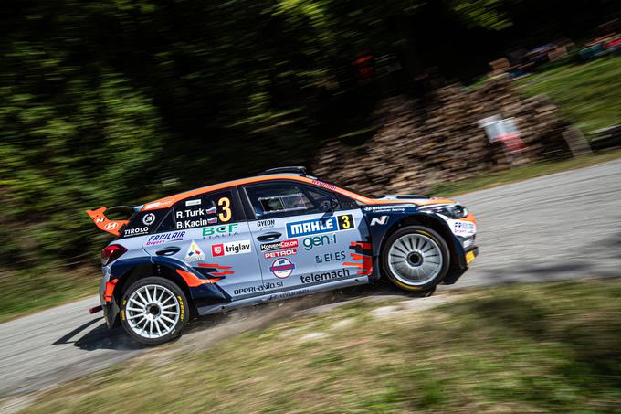 Rok Turk in Blanka Kacin (hyundai i20 R5) sta že tretjič zaporedoma državna prvaka Slovenije. | Foto: WRC Croatia