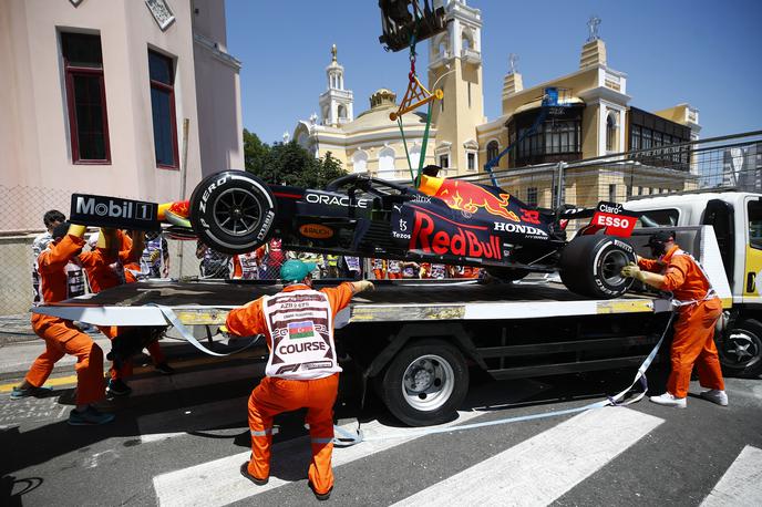 Max Verstappen | Nizozemec Max Verstappen je tretji prosti trening pred VN Azerbajdžana v formuli 1 končal v zaščitni ogradi. | Foto Guliverimage