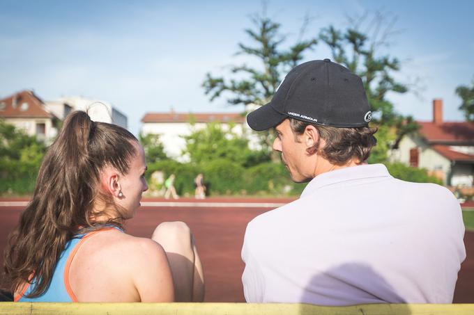 V družbi najboljše članice njegove atletske šole, izjemno obetavne skakalke v višino Lie Apostolovski. | Foto: Peter Kastelic/AZS