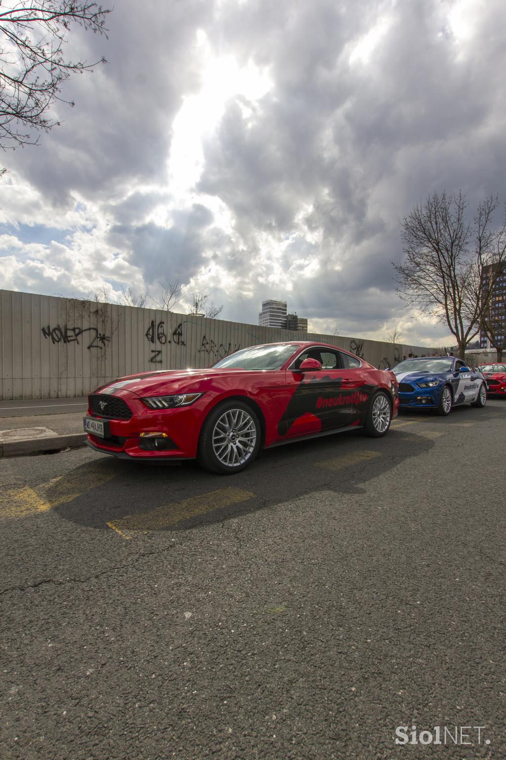 ford mustang karavana neukrotljivih avtosalon