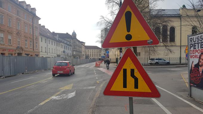 V tej smeri bo promet potekal le še po enem prometnem pasu. | Foto: Gregor Pavšič