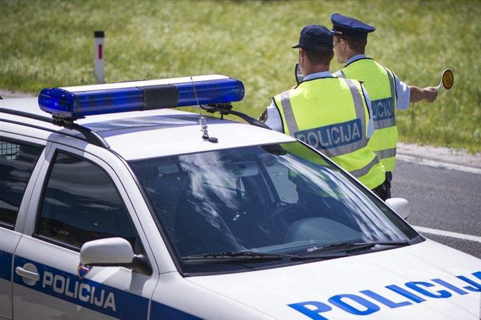 policija radar | Voznica v postopku ni upoštevala ukazov policistov in se je do njiju nedostojno vedla. | Foto Klemen Korenjak