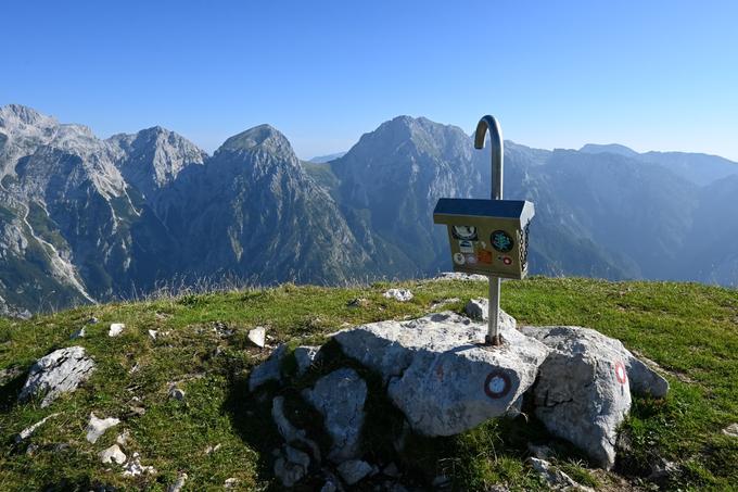 Kompotela in v ozadju Kamniško sedlo z Brano in Planjavo | Foto: Matej Podgoršek