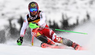 Hirscher se je na sanjski avstrijski dan izenačil s Stenmarkom