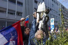 Protestni shod upokojencev, Inštitut 1. oktober in Glas upokojencev