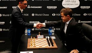 Carlsen in Caruana podaljšala rekord