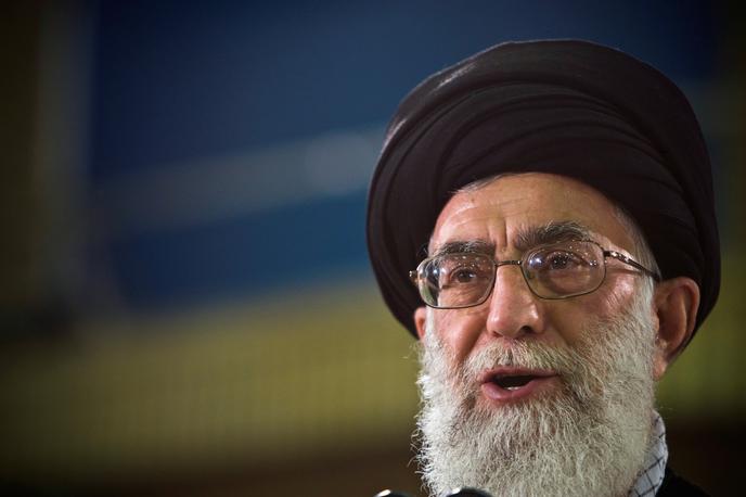 Ajatola Ali Hamenej | Iranski verski vodja Ali Hamenei je zatrdil, da smrt vodje šiitskega gibanja Hezbolah Hasana Nasrale ne bo ostala nemaščevana. | Foto Reuters