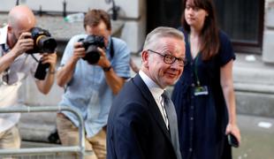 Gove: London se s polno paro pripravlja na brexit brez dogovora