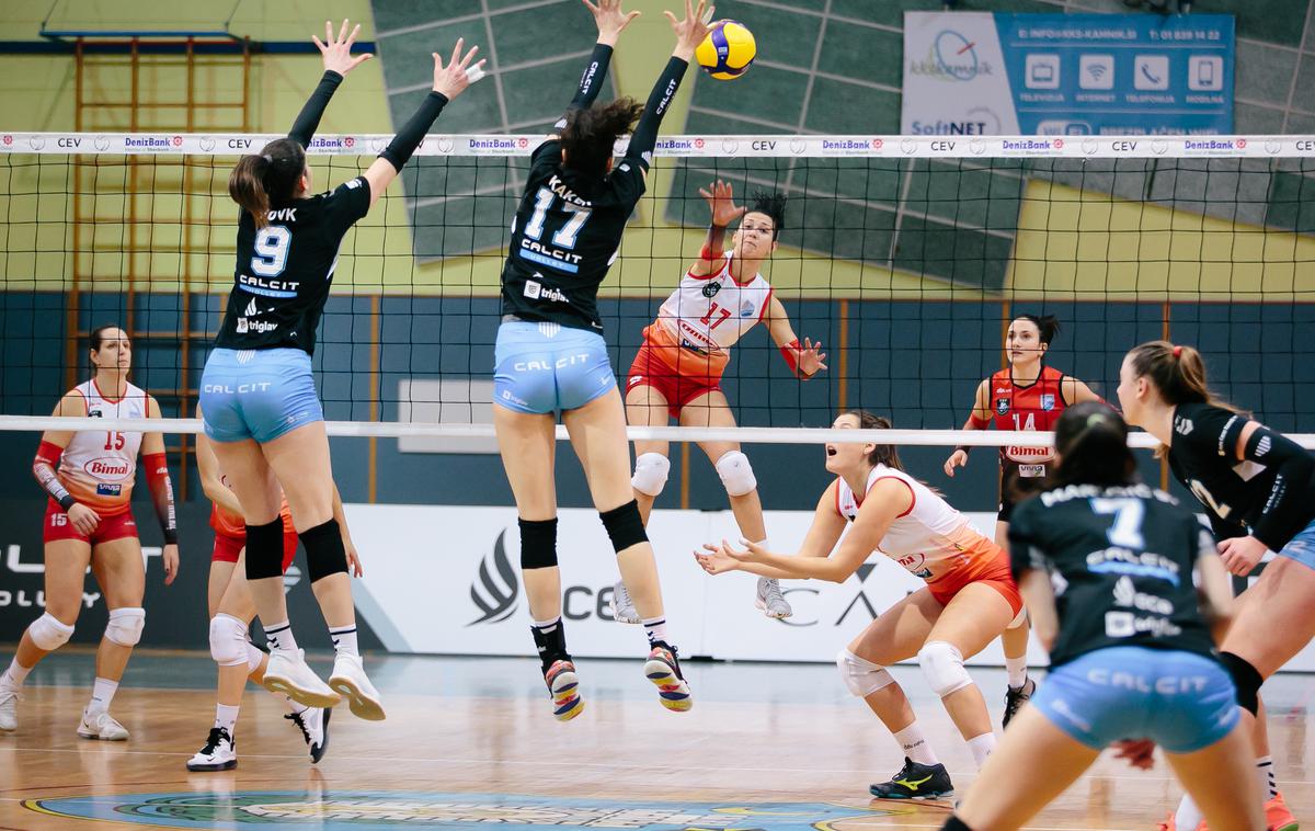 Anđelka Radišković | Anđelka Radišković, najučinkovitejša igralka srednjeevropske lige v lanski sezoni, bo okrepila Calcit Volley. | Foto Klemen Brumec