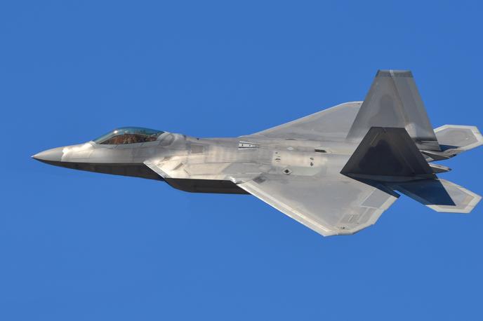 Ameriško bojno letalo F-22 | Foto Shutterstock