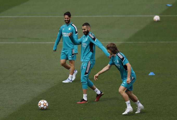 Benzema in Modrić sta atraktivne gole zabijala že na torkovem treningu. | Foto: Reuters