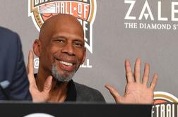 Kareem Abdul Jabbar prodal košarkarsko zgodovino za 2,6 milijona evrov