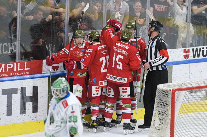 Bolzano : HK Olimpija, ICEHL | Hokejisti Olimpije so novo sezono ICEHL odprli s porazom pri Bolzanu (1:4). | Foto HCB/Vanna Antonello