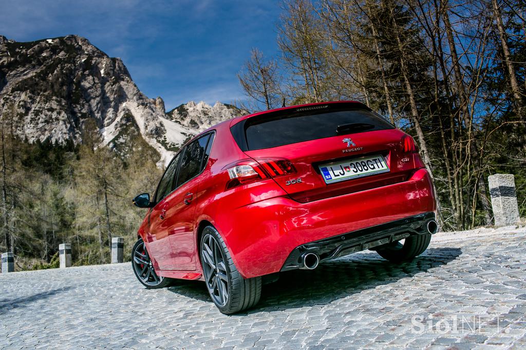 Peugeot 308 GTi - fotogalerija testnega vozila