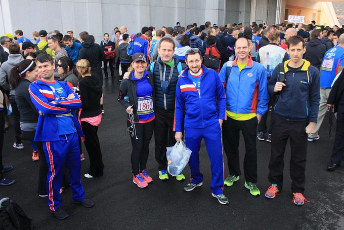 Slovenski tekači na letošnjem maratonu v Severni Koreji. | Foto: Nikola Klašnja