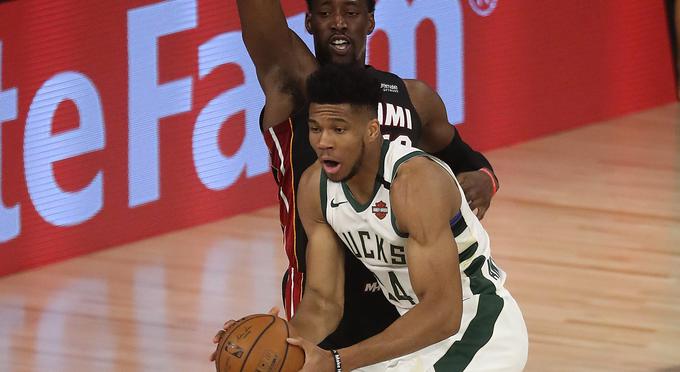 Giannis Antetokounmpo na pragu trojnega dvojčka, a daleč od zmage | Foto: Getty Images