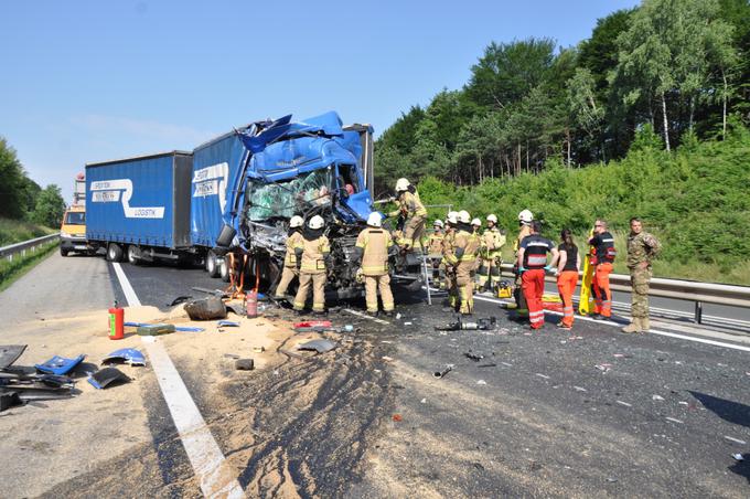 Naleti tovornih vozil na avtocestah v Sloveniji niso povsem redki, težje nesreče pa se v odstavnih nišah zgodijo redkeje. | Foto: 