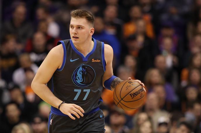 Luka Dončić | Luka Dončić in Dallas Mavericks so se od leta 2018 poslovili s porazom v Oklahomi. 19-letni Ljubljančan se je ustavil pri 17 točkah, šestih skokih in treh asistencah. | Foto Getty Images