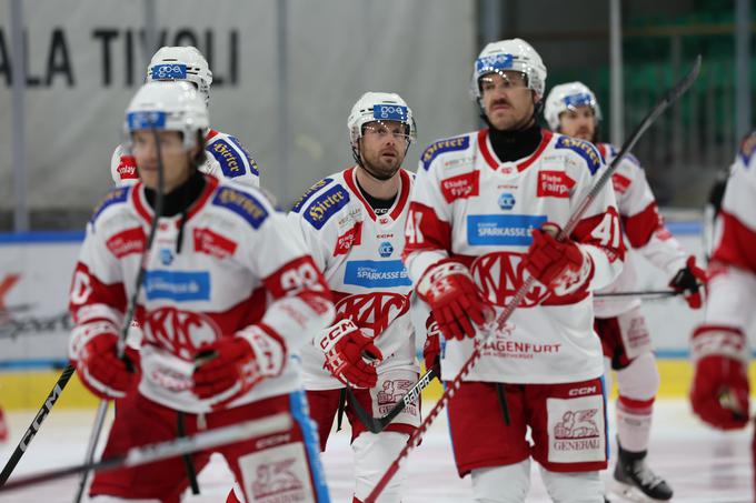 Celovec, ki je redni del končal na prvem mestu, si je kot prvi izbral četrtfinalnega tekmeca, odločil se je za Pioneers Vorarlberg. | Foto: www.alesfevzer.com