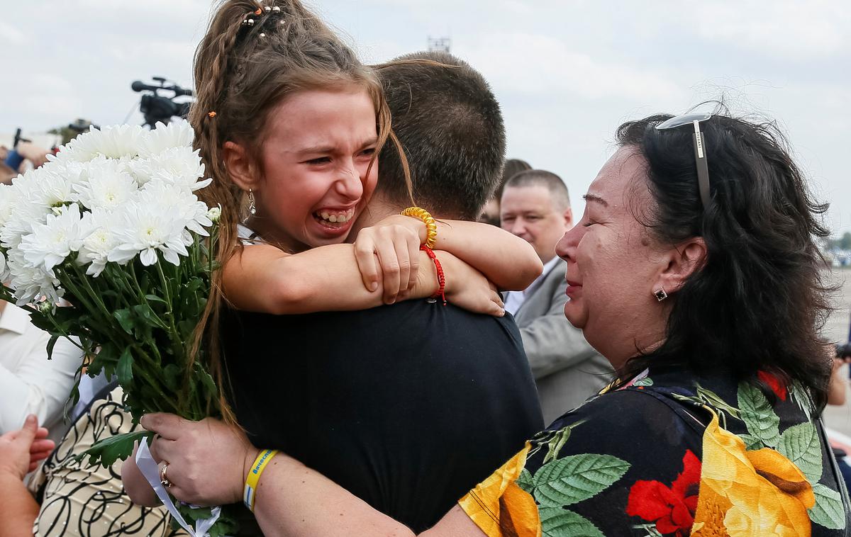 Ukrajina | Rusija in Ukrajina sta si danes izmenjali 70 zapornikov, tudi 24 ukrajinskih mornarjev, ki jih je uradna Moskva priprla lani. | Foto Reuters