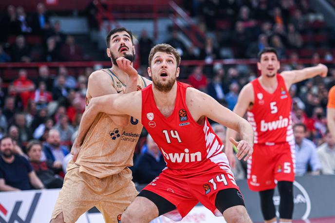 Aleksandar Vezenkov Olympiacos | Vezenkov je imel na 38 tekmah te sezone povprečje 17,2 koša in 6,8 skoka na tekmo. | Foto Guliverimage