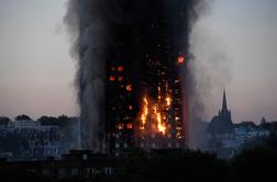 Londonsko stanovanjsko stolpnico zajel velik požar