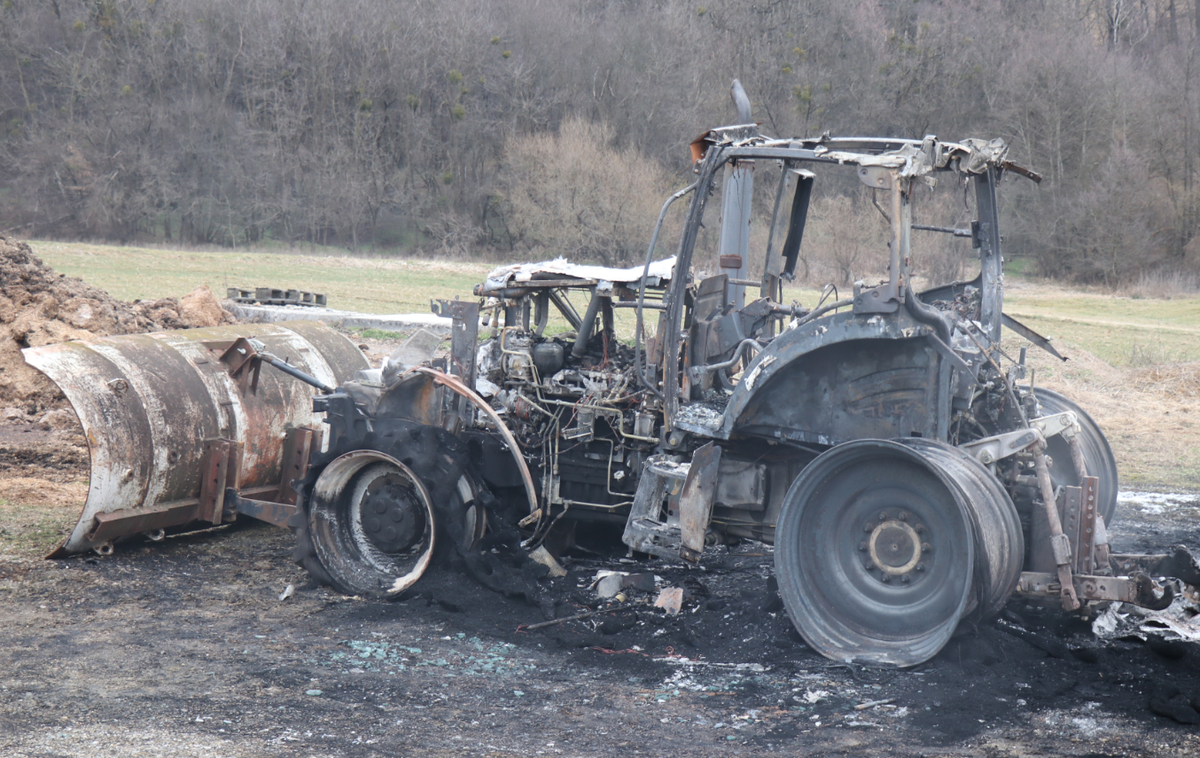 Traktor požar | Materialna škoda je velika.  | Foto PU Murska Sobota