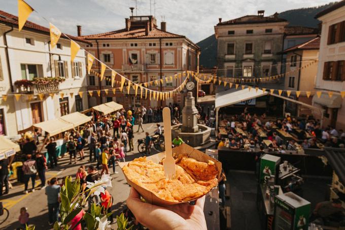 Živahno staro jedro v Tolminu na dan FrikaFesta. | Foto: 2Lindens Photography, arhiv Turizma Dolina Soče