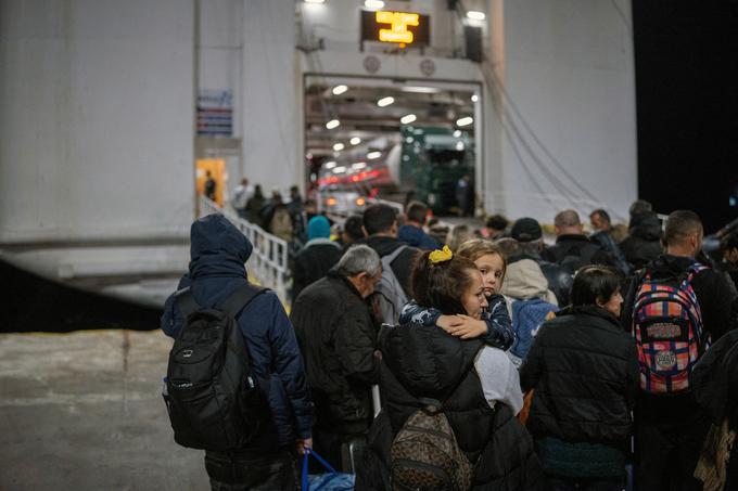 Santorini, potres, ljudje, odhod, trajekt, Grčija | Foto: Reuters