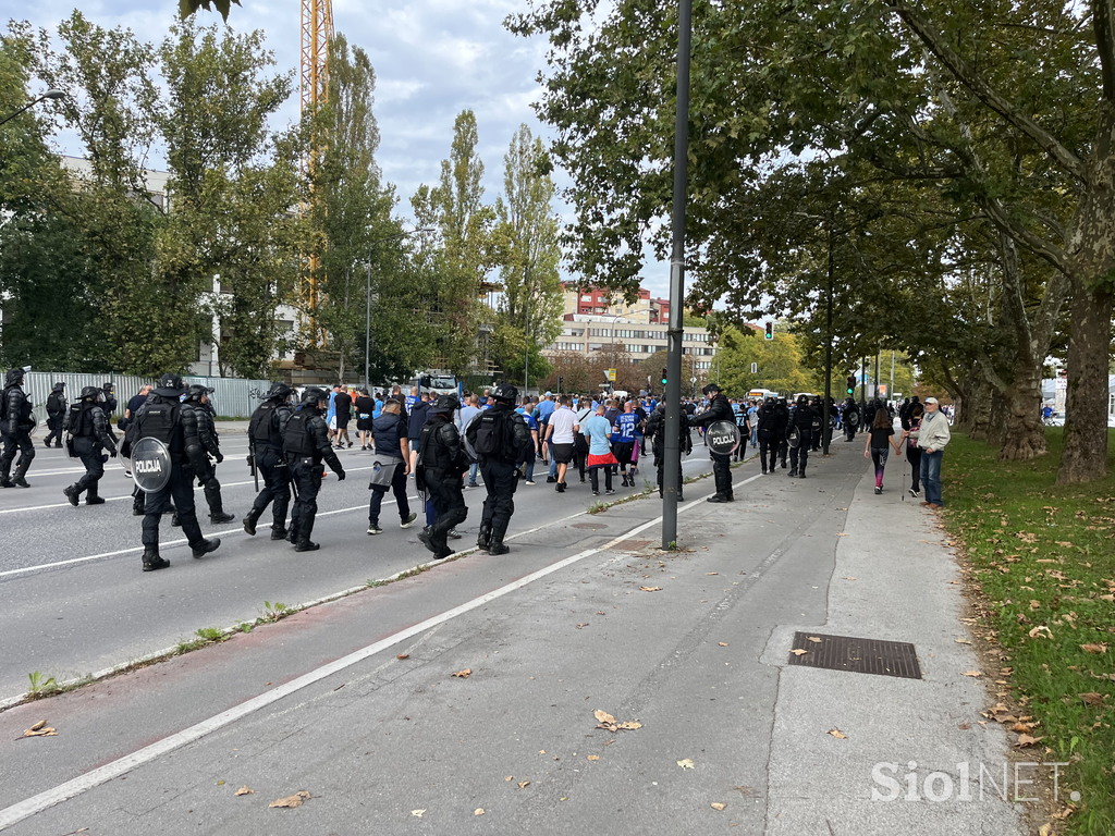 Slovaški navijači, Olimpija - Slovan