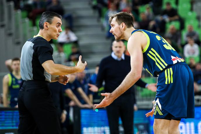 Zoran Dragić | Zoran Dragić brani barve Baskonie, kjer je vseh 16 košarkarjev glasovalo proti nadaljevanju sezone. | Foto Matic Klanšek Velej/Sportida