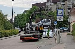 Včeraj v Ljubljani: pajek je odpeljal tudi električnega #foto