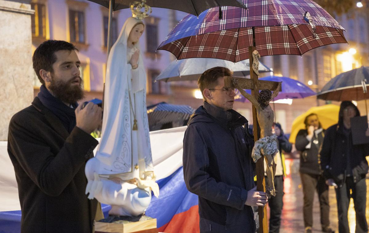 Molitev | Molitev očenaš je spremenjena v novem prevodu Svetega pisma, medtem ko je na svetih mašah ne bodo upoštevali.  | Foto STA