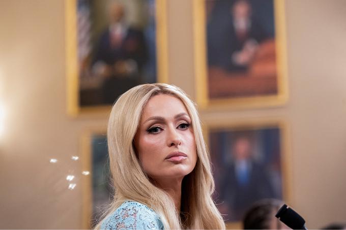 Paris Hilton je v kongresu spregovorila o časih, ki jih je kot najstnica preživela v domu za mlade, instituciji tako imenovane "industrije težavnih najstnikov".  | Foto: Reuters