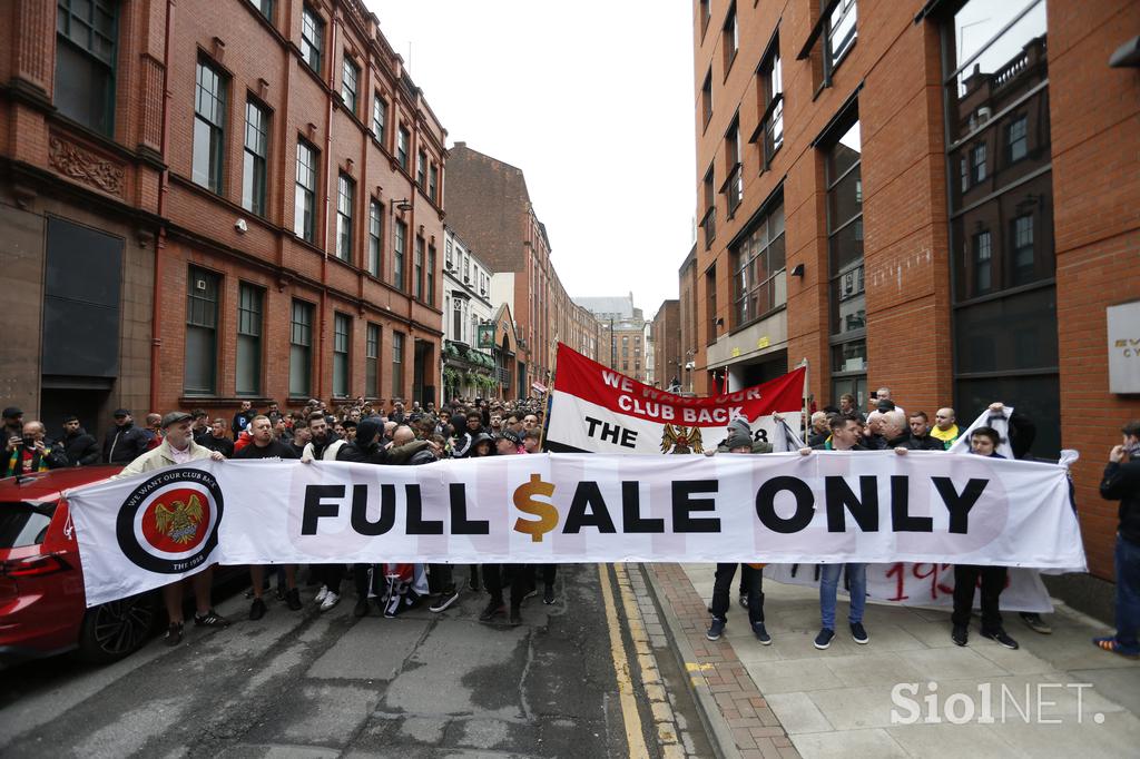 Manchester United navijači protest