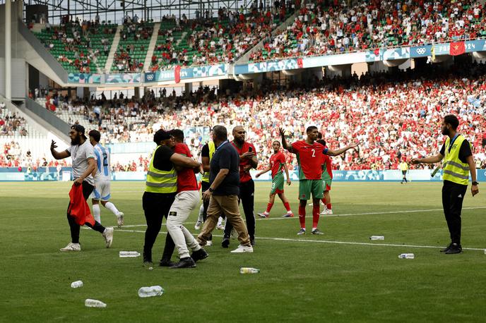 argentinska nogometna reprezentanca, olimpijske igre | Uvodno srečanje olimpijskega turnirja je zaznamoval velik kaos. | Foto Reuters