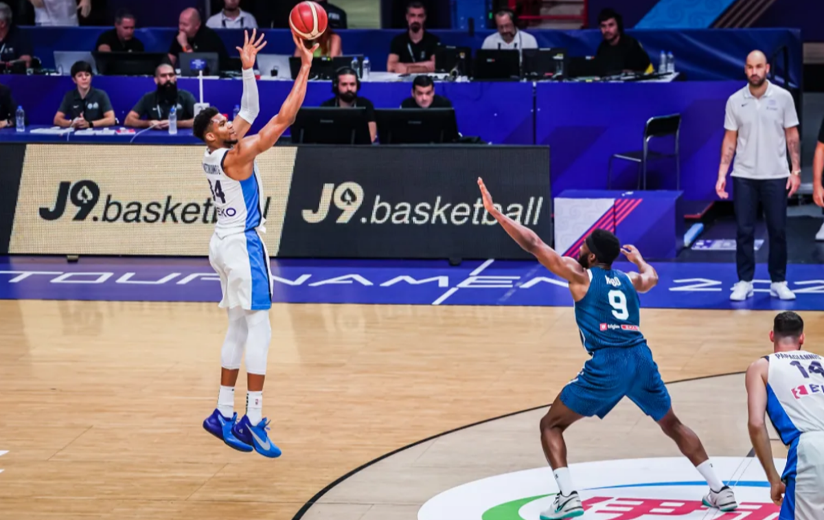 Giannis Antetokounmpo, slovenska košarkarska reprezentanca | Grki so stavili na Giannisa Antetokounmpa in ta je svoje naredil že proti Sloveniji. | Foto FIBA