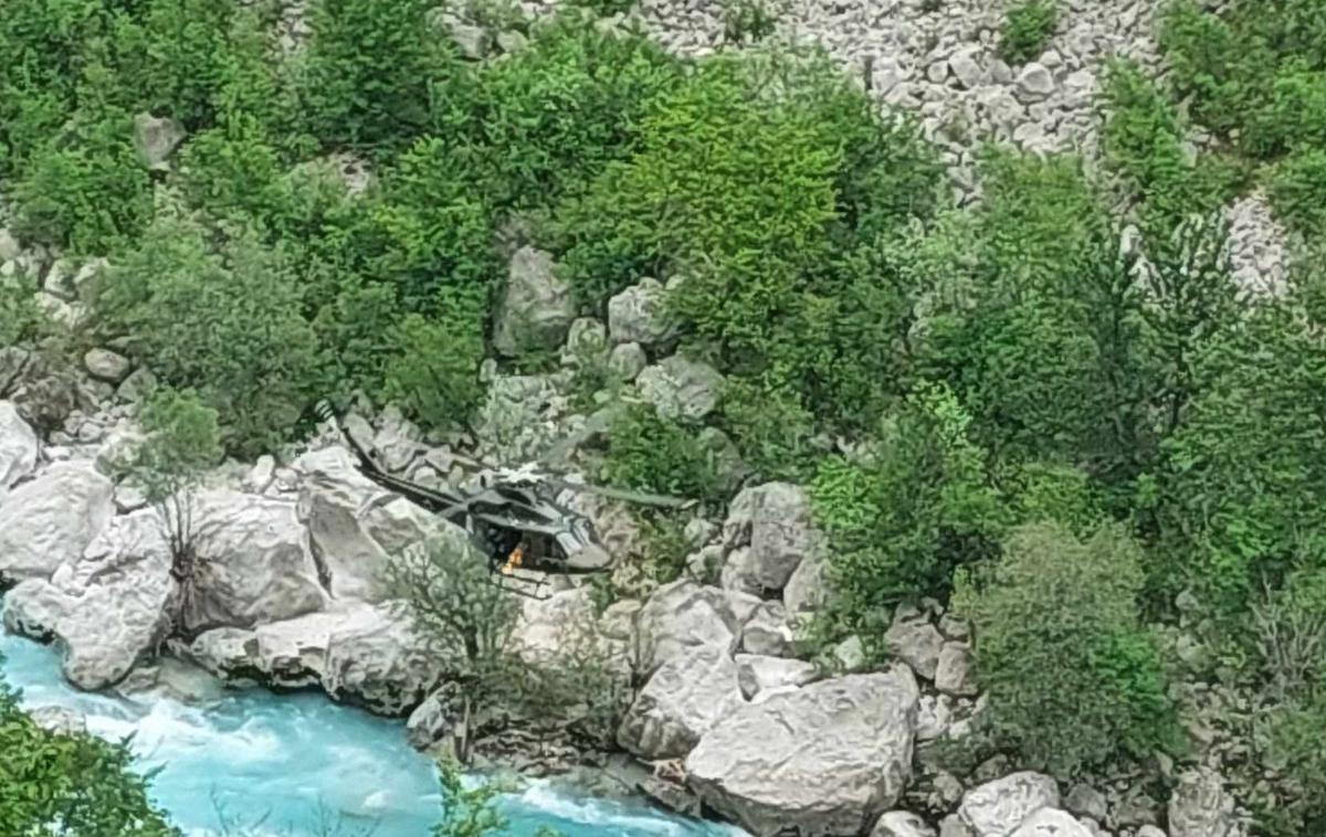 Soča iskalna akcija | Pogrešano so ob 9. uri našli ob reki Soči na Otoni med Kobaridom in naseljem Trnovo ob Soči. | Foto PU Nova Gorica