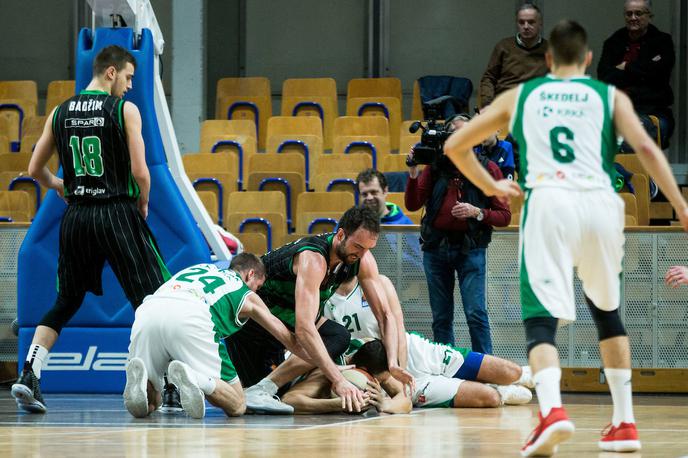 KK Petrol Olimpija : KK Krka | Olimpija je v slovenskem derbiju lige ABA vzela mero Krki. | Foto Vid Ponikvar