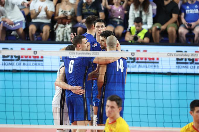 Italijani so za napredovanje s 3:0 premagali Severno Makedonijo. | Foto: CEV