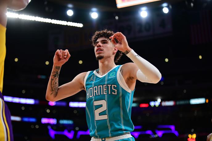 LaMelo Ball | LaMelo Ball, ki je bil v prejšnji sezoni izbran za novinca sezone, je najmlajši košarkar v zgodovini lige NBA, ki je na eni tekmi dosegel vsaj 25 točk, 15 skokov in 10 asistenc. | Foto Reuters