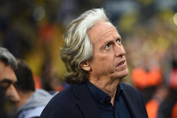 Trener Jorge Jesus, trikratni zmagovalec portugalskega prvenstva z Benfico iz Lizbone in pokala libertadores 2019 z brazilskim klubom Flamengo, je popeljal Fenerbahče do prve lovorike po devetih letih. | Foto: AP / Guliverimage