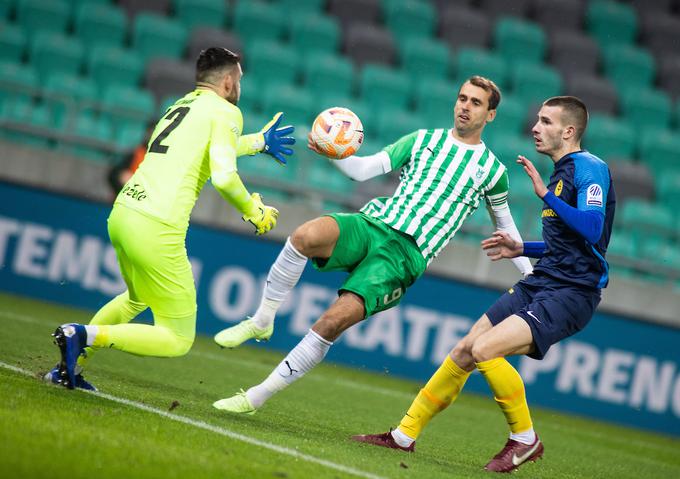 Olimpija ohranja 13 točk prednosti pred Celjem. | Foto: Nik Moder/Sportida