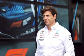 Šef Mercedesa Toto Wolff in njegova žena pod drobnogledom Fie